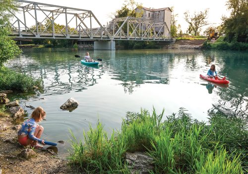 Canoe or float Big Piney River in Missouri